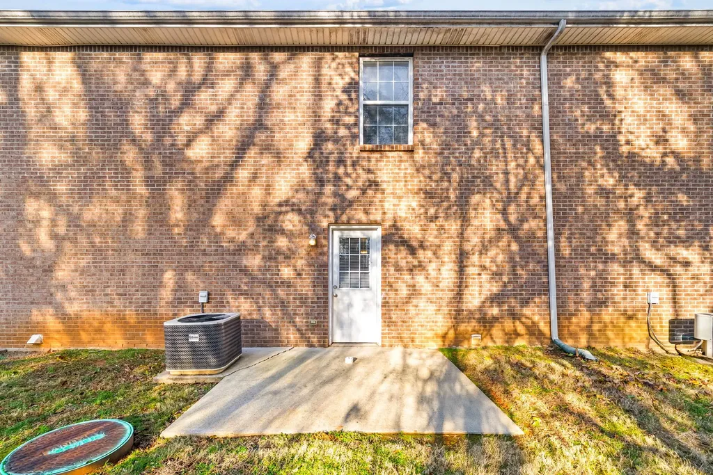 535 Lafayette Road #F Clarksville TN 37042