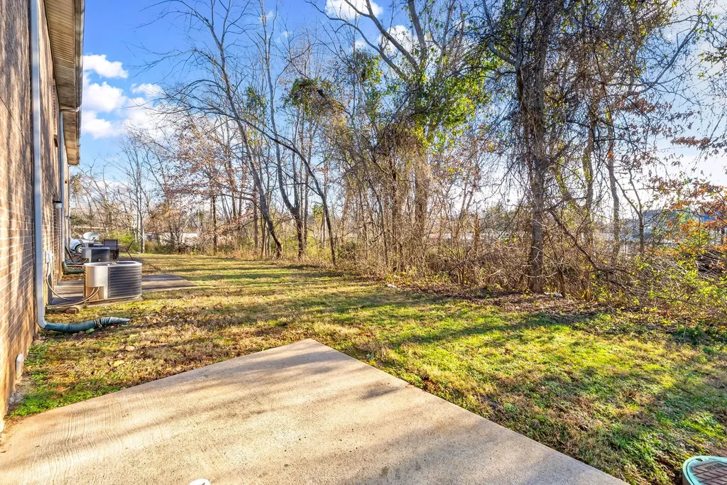 535 Lafayette Road #F Clarksville TN 37042