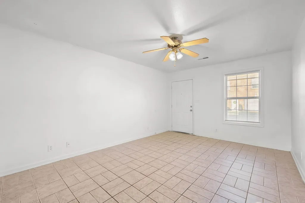 535 Lafayette Road #F Clarksville TN 37042