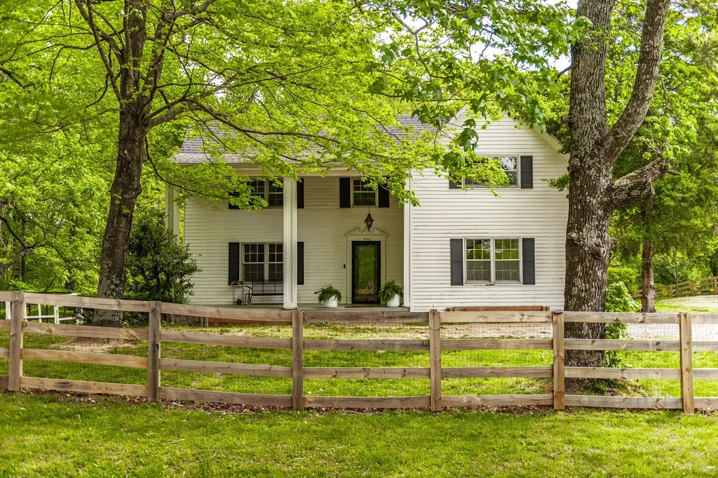 3240 Knob Creek Road Columbia TN 38401
