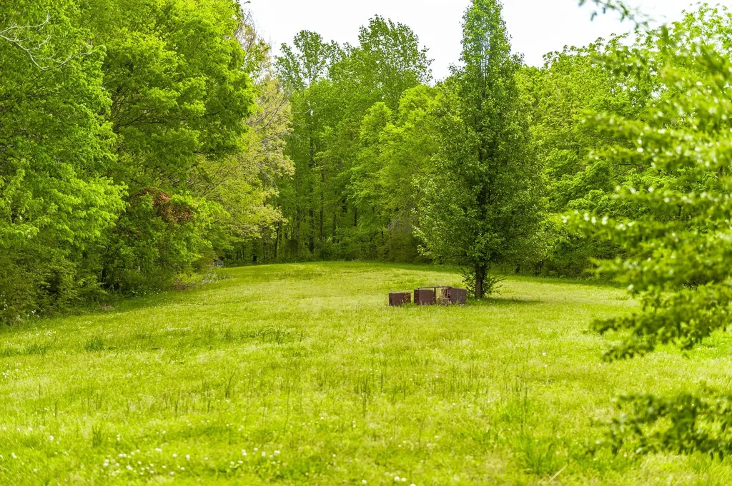 3240 Knob Creek Road Columbia TN 38401