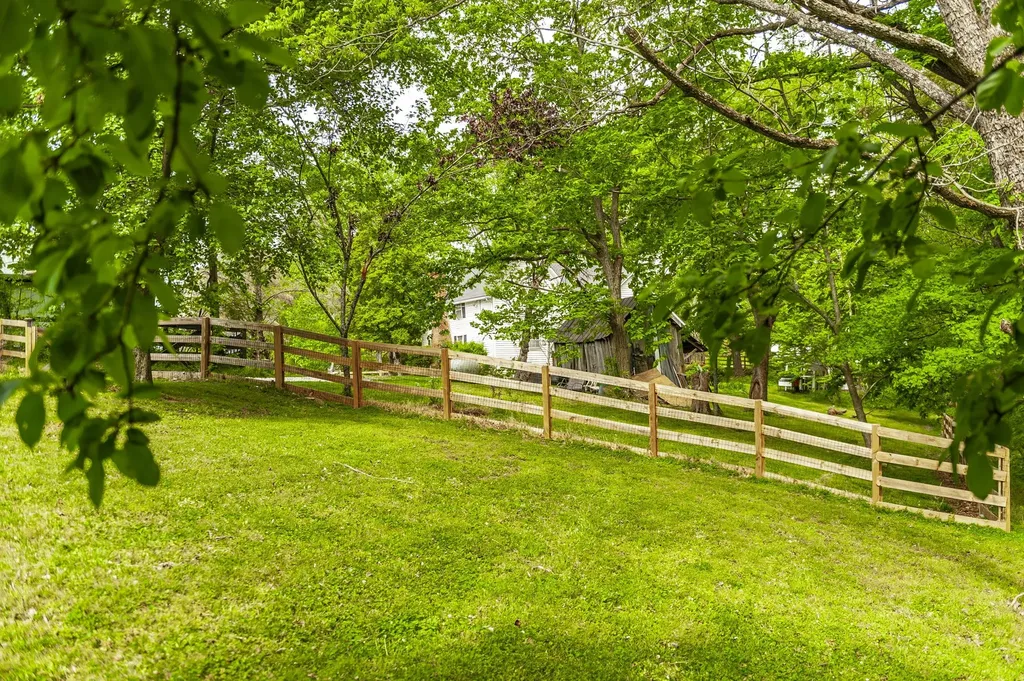 3240 Knob Creek Road Columbia TN 38401