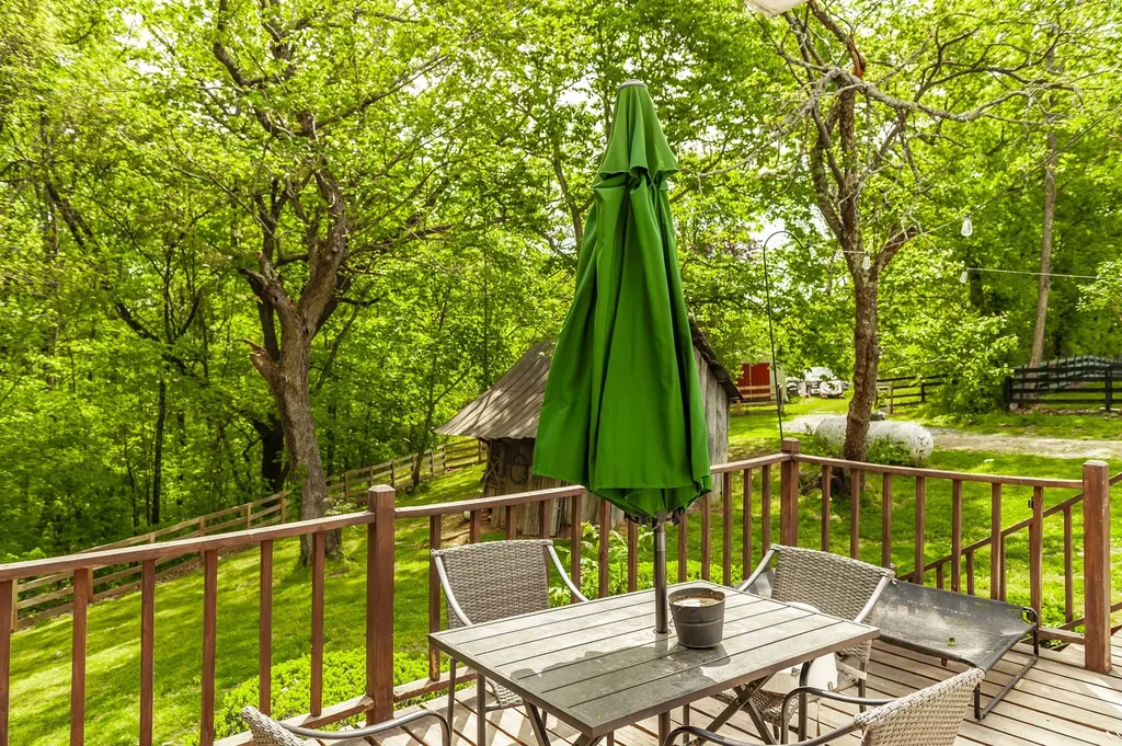 3240 Knob Creek Road Columbia TN 38401