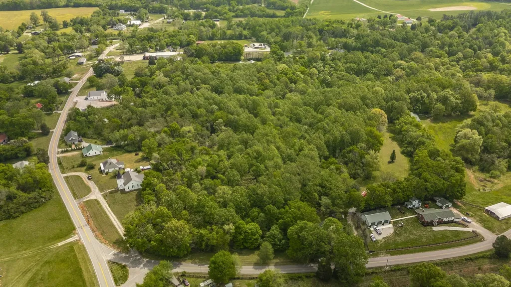 3240 Knob Creek Road Columbia TN 38401