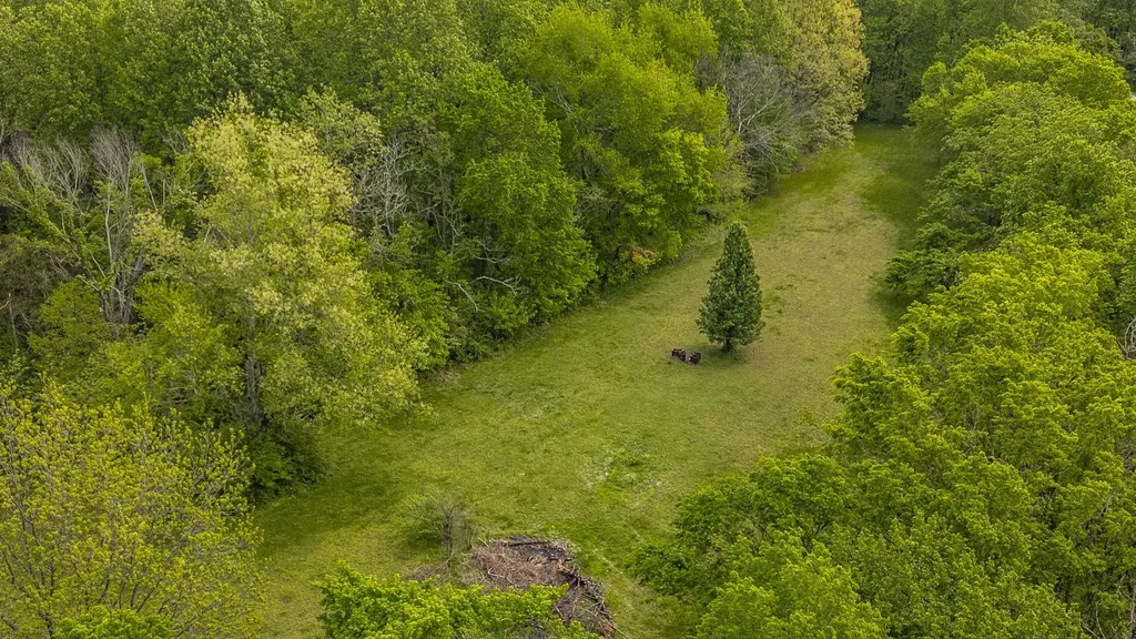 3240 Knob Creek Road Columbia TN 38401