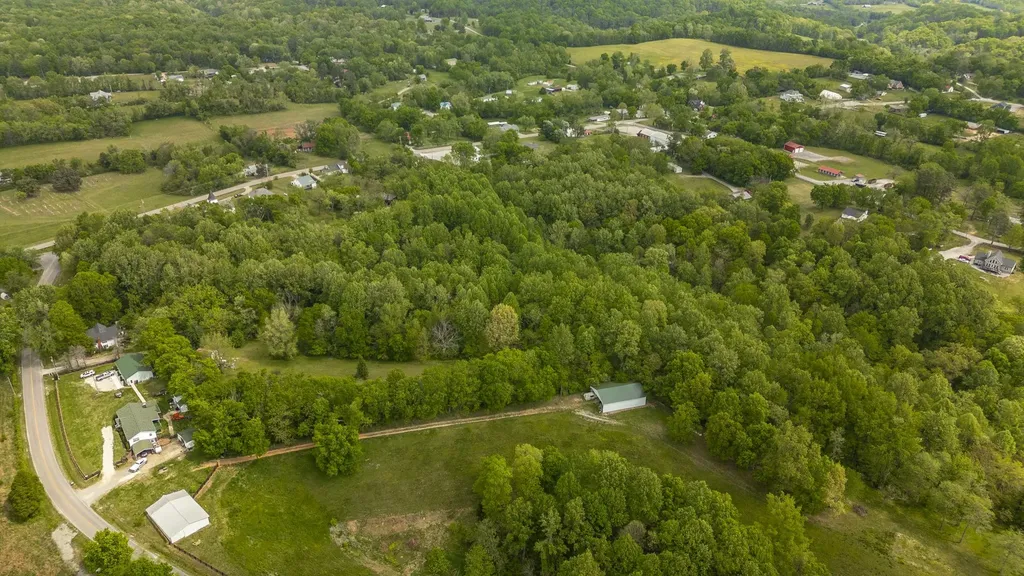 3240 Knob Creek Road Columbia TN 38401