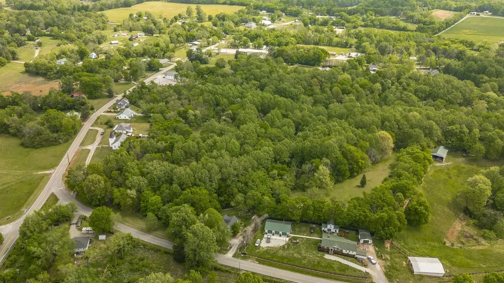 3240 Knob Creek Road Columbia TN 38401