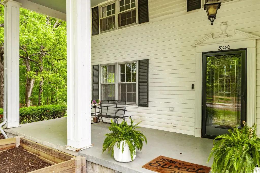 3240 Knob Creek Road Columbia TN 38401