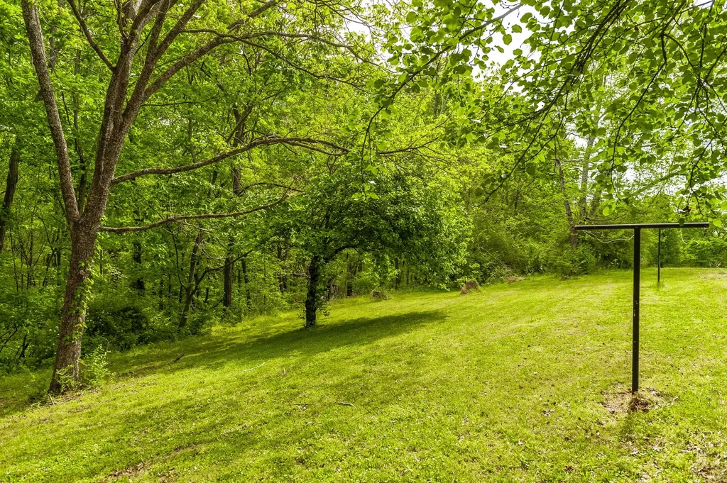 3240 Knob Creek Road Columbia TN 38401