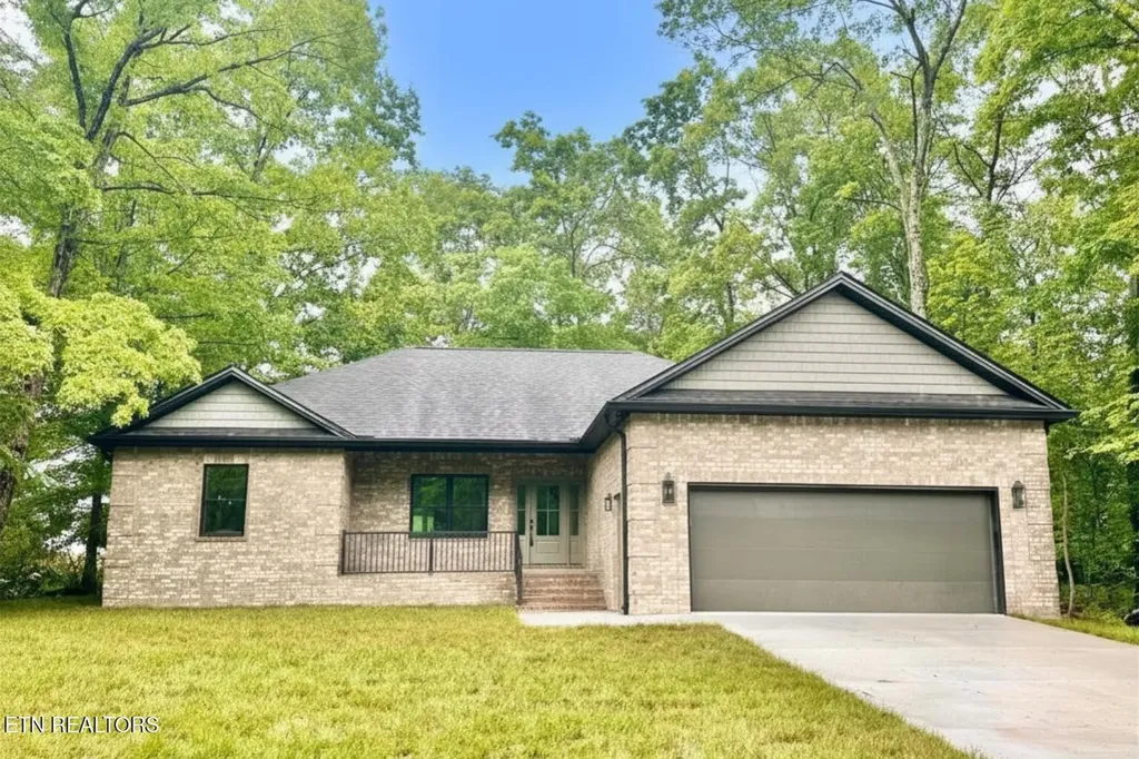 614 Apoka Lane Crossville TN 38572
