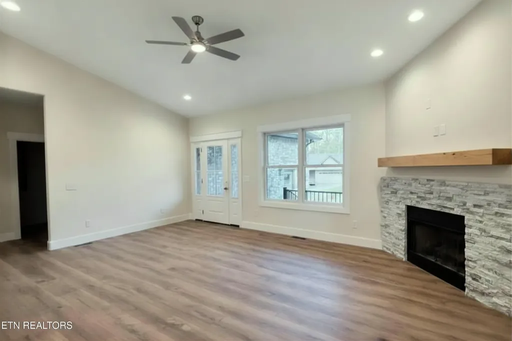614 Apoka Lane Crossville TN 38572