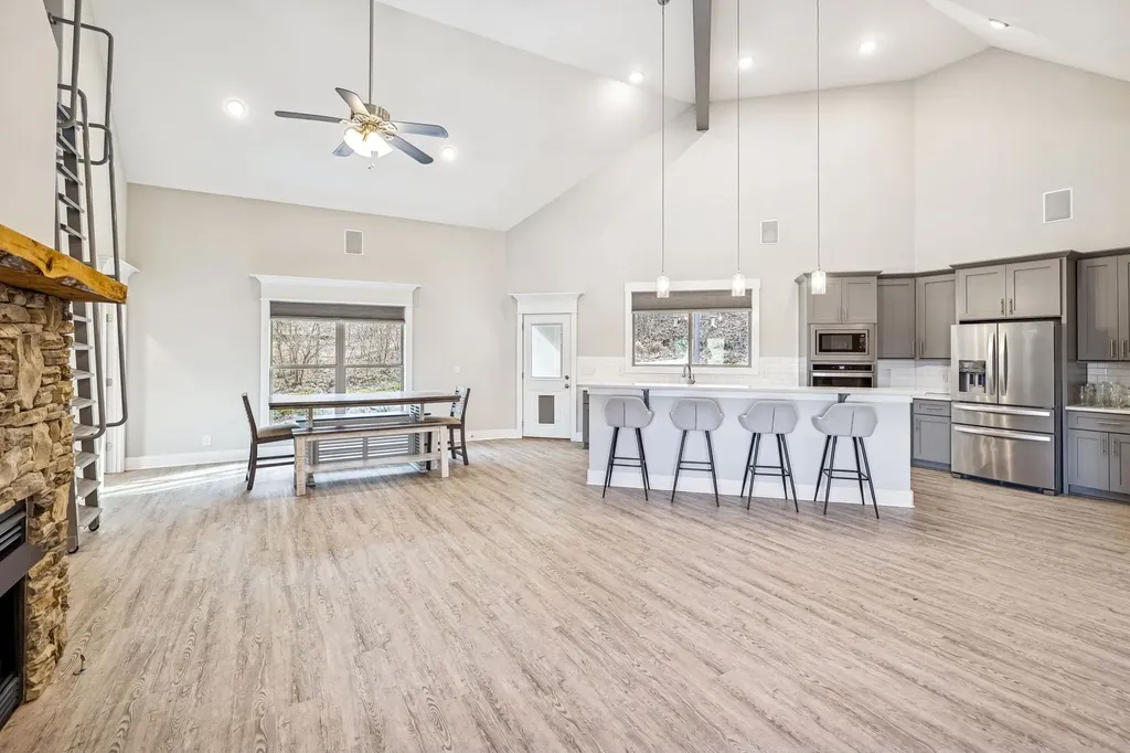2332 Casey Cove Road Smithville TN 37166