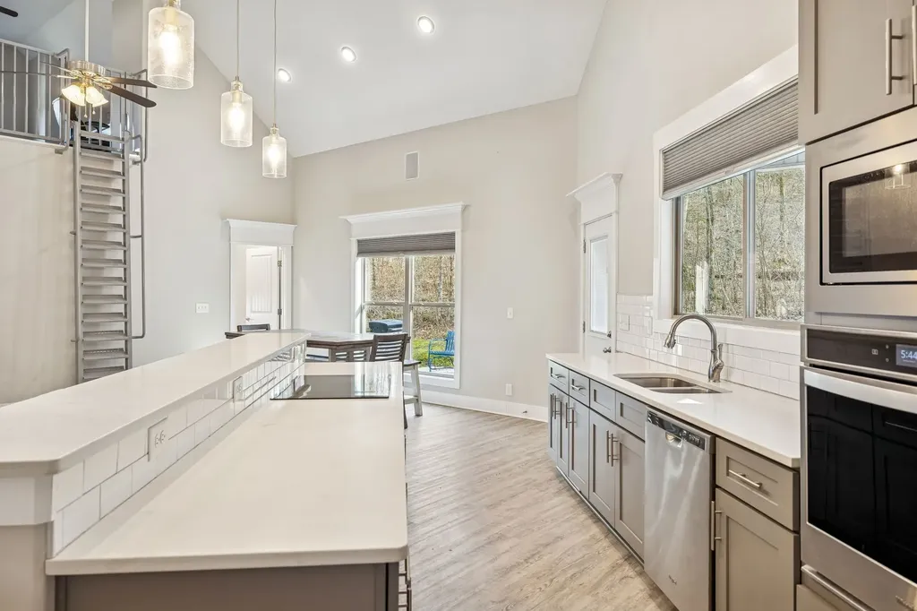2332 Casey Cove Road Smithville TN 37166