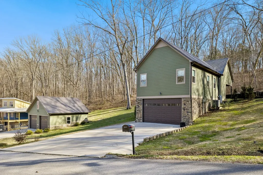 2332 Casey Cove Road Smithville TN 37166
