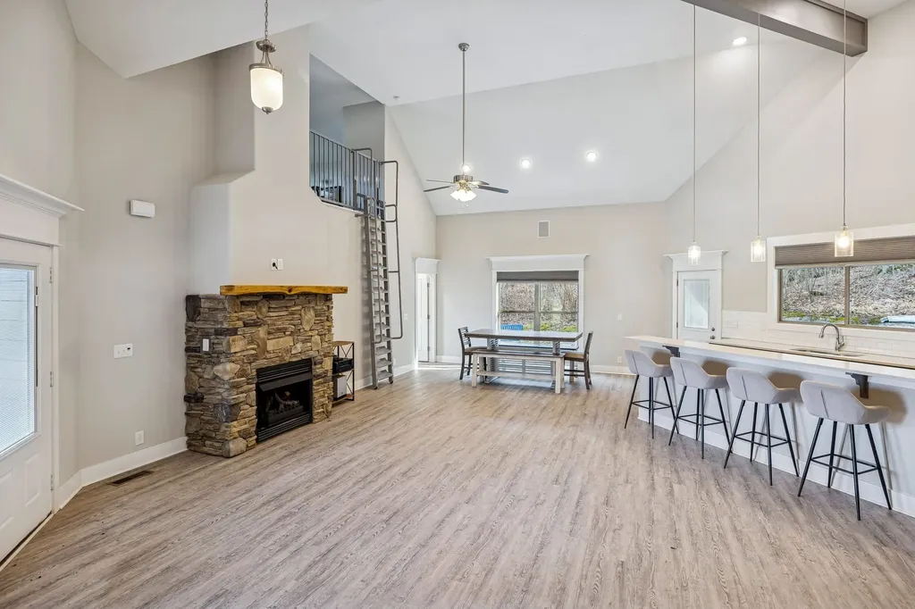 2332 Casey Cove Road Smithville TN 37166