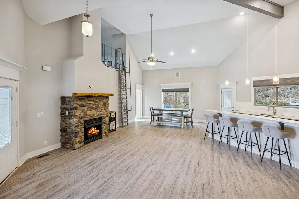 2332 Casey Cove Road Smithville TN 37166