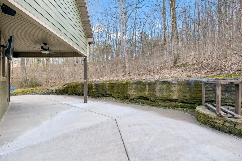 2332 Casey Cove Road Smithville TN 37166