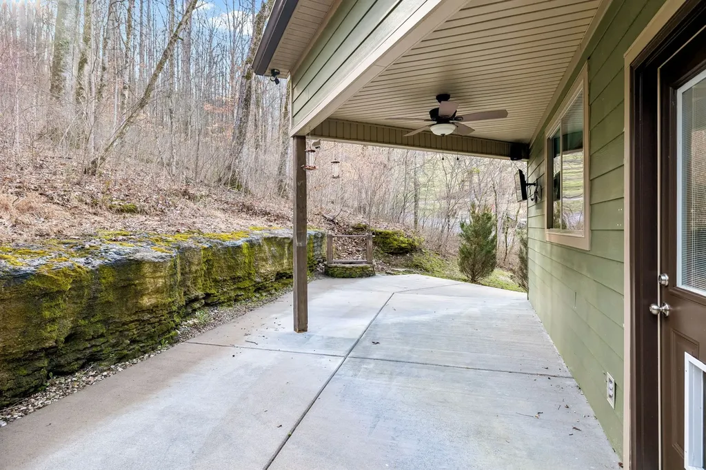 2332 Casey Cove Road Smithville TN 37166