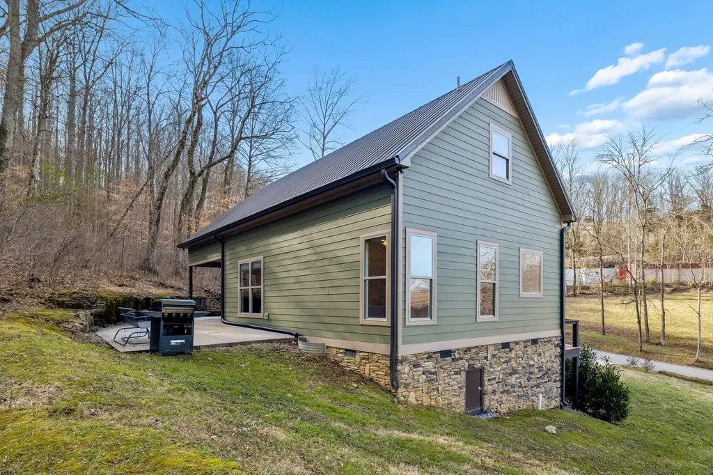 2332 Casey Cove Road Smithville TN 37166