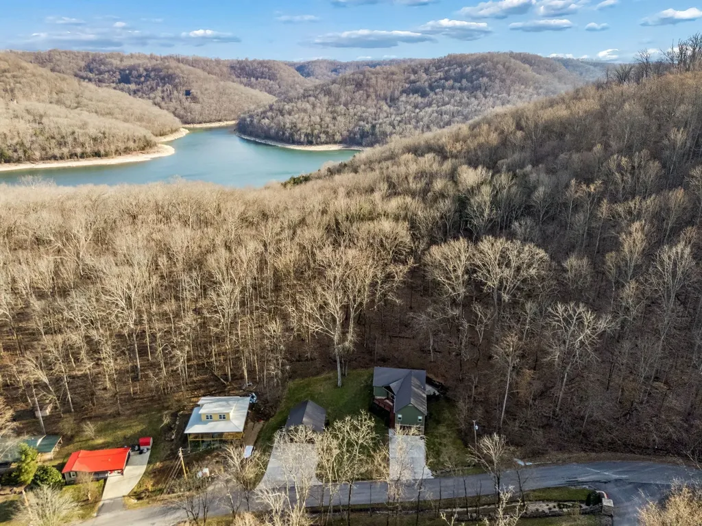 2332 Casey Cove Road Smithville TN 37166