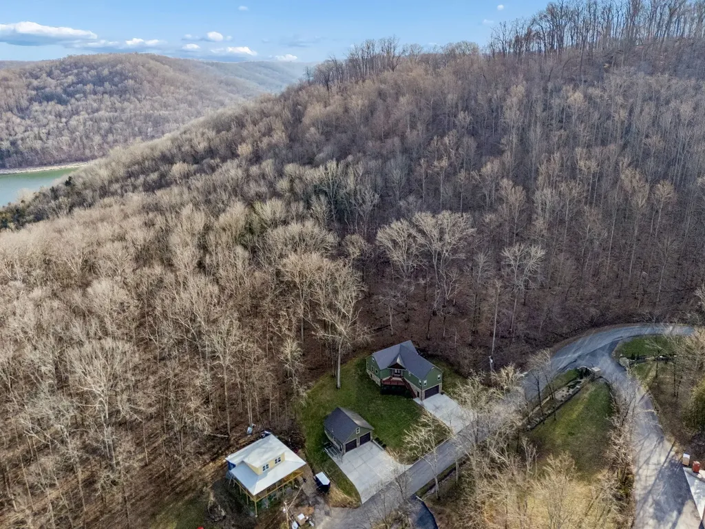 2332 Casey Cove Road Smithville TN 37166