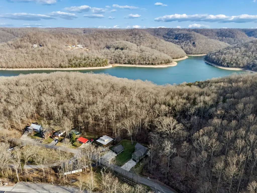 2332 Casey Cove Road Smithville TN 37166