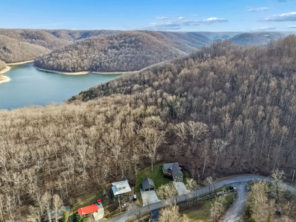 2332 Casey Cove Road Smithville TN 37166