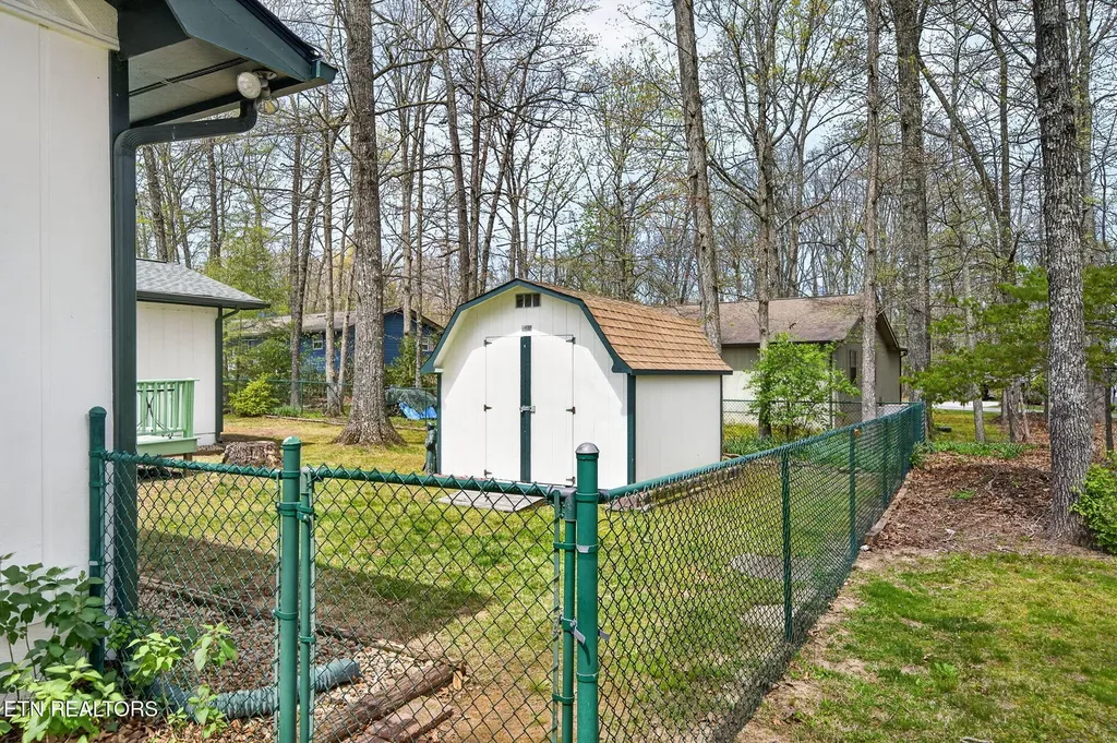 110 Britton Lane Crossville TN 38558