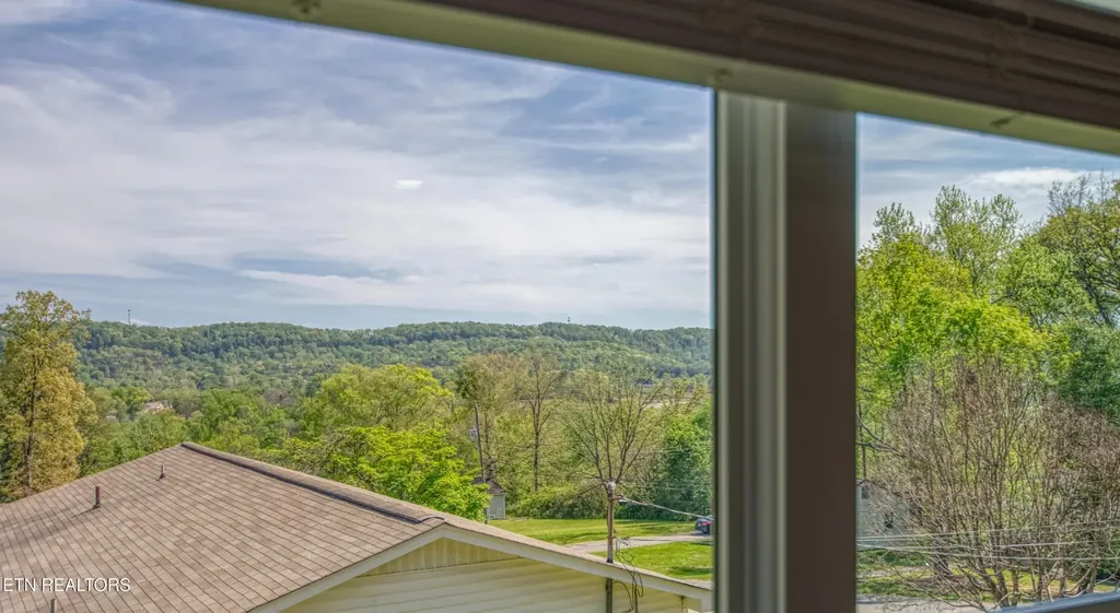 7822 Fersner Road Powell TN 37849
