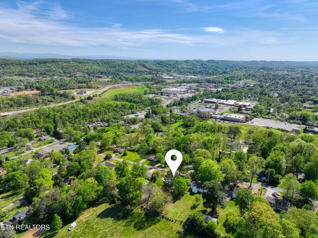 7822 Fersner Road Powell TN 37849