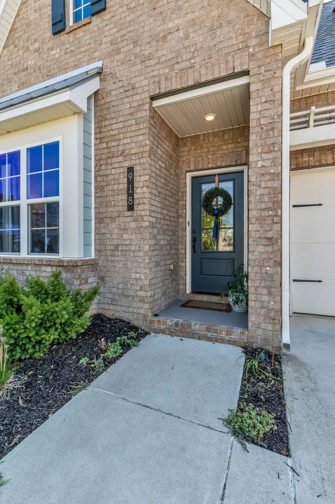 918 Plowson Road Mount Juliet TN 37122