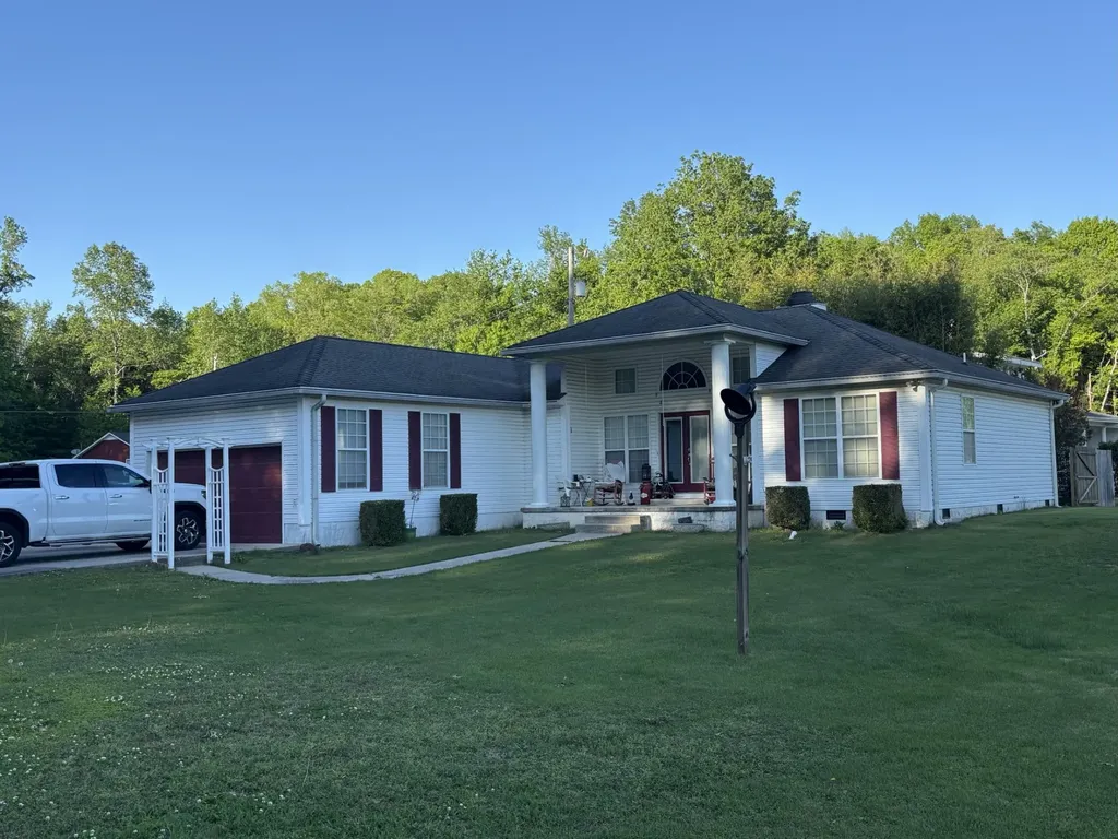 206 Dreaden Street Waverly TN 37185