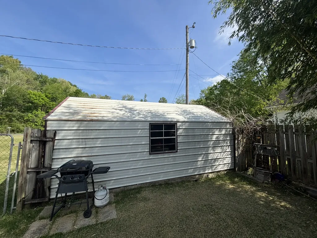 206 Dreaden Street Waverly TN 37185