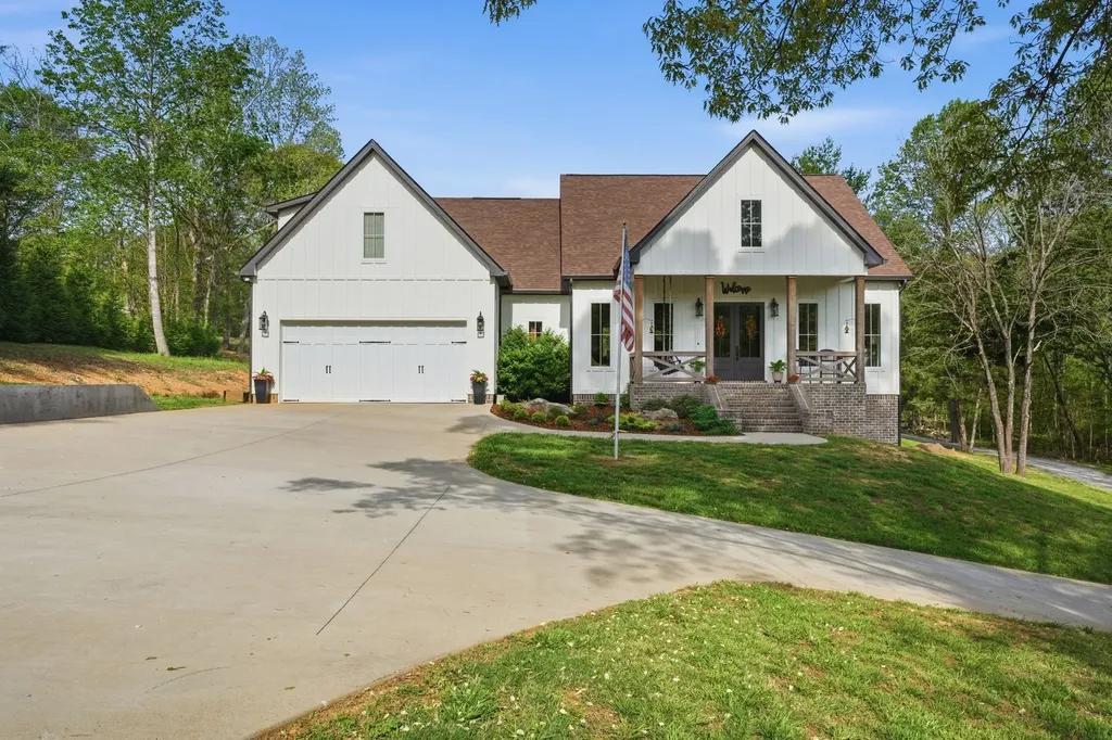1602 Errel Dowlen Road Pleasant View TN 37146