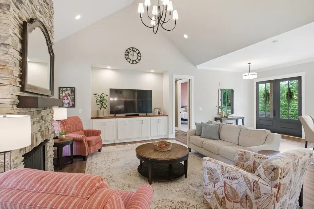 1602 Errel Dowlen Road Pleasant View TN 37146