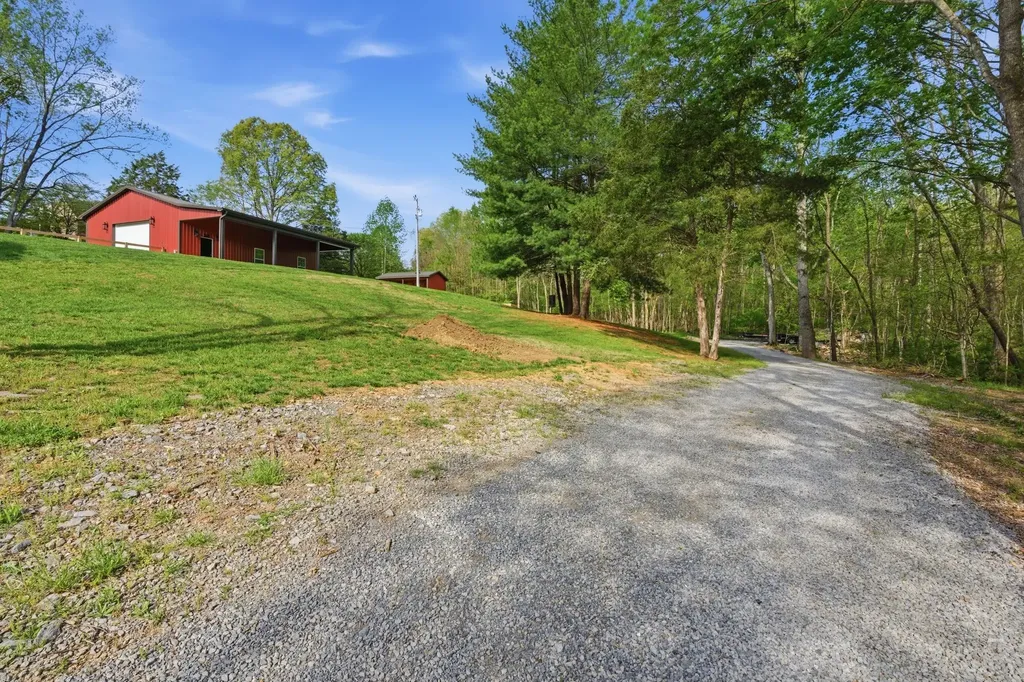 1602 Errel Dowlen Road Pleasant View TN 37146