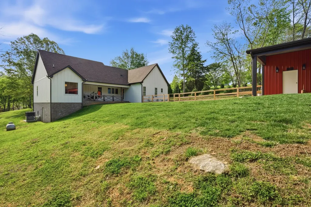 1602 Errel Dowlen Road Pleasant View TN 37146