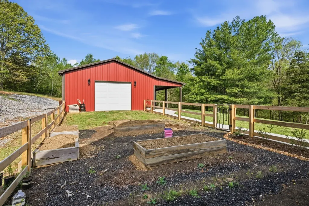 1602 Errel Dowlen Road Pleasant View TN 37146