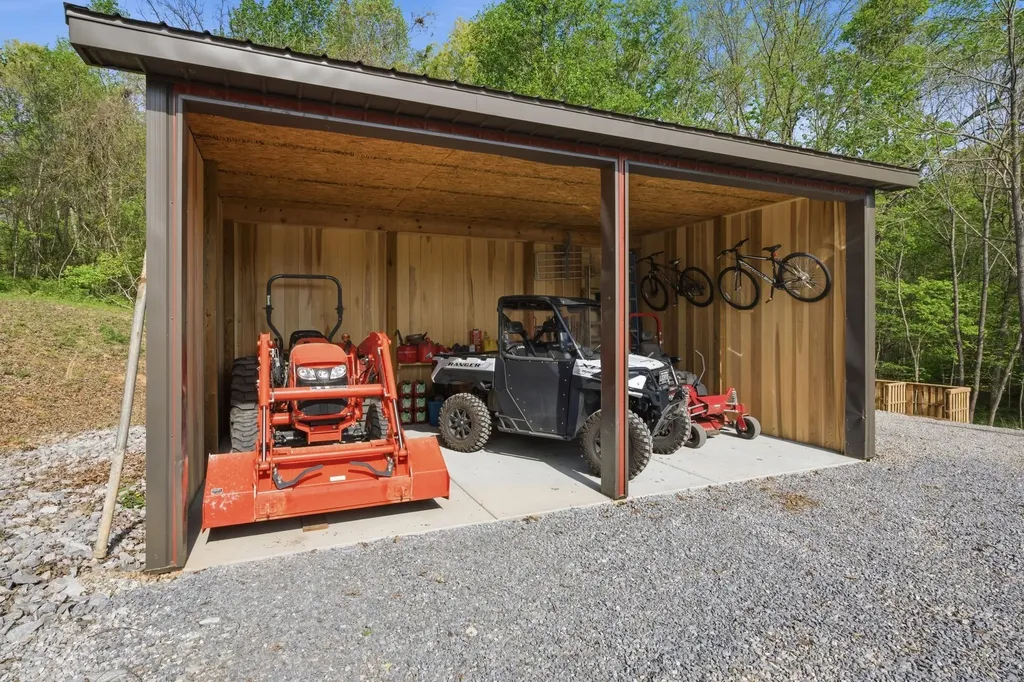 1602 Errel Dowlen Road Pleasant View TN 37146