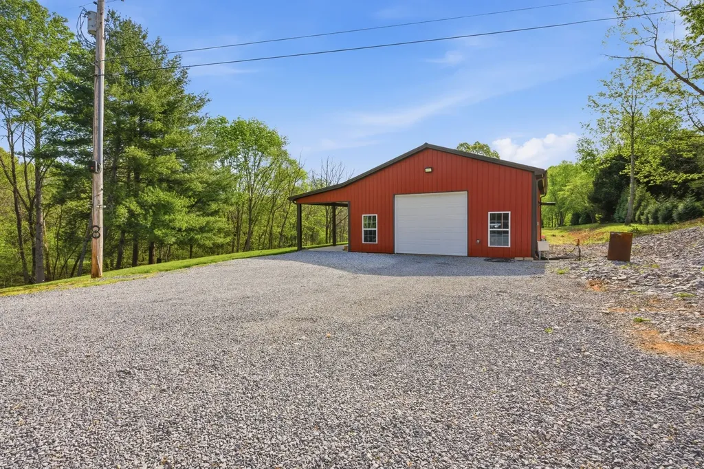 1602 Errel Dowlen Road Pleasant View TN 37146