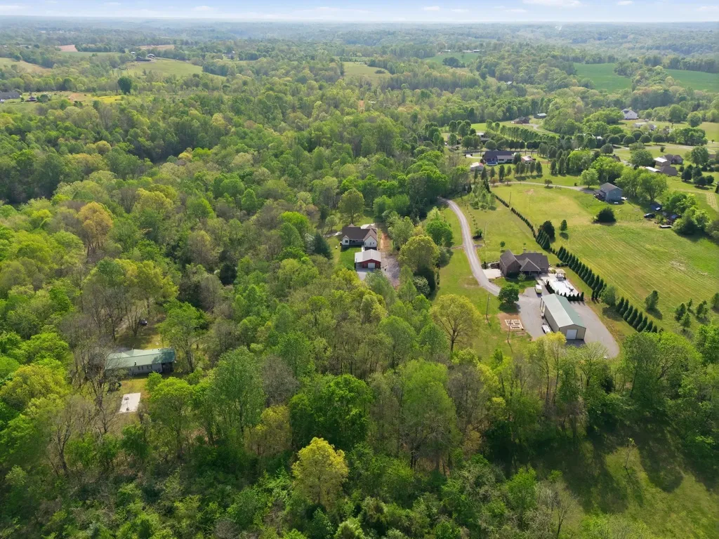 1602 Errel Dowlen Road Pleasant View TN 37146