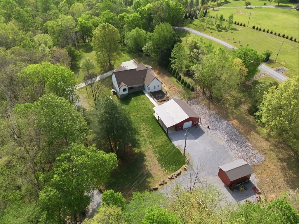 1602 Errel Dowlen Road Pleasant View TN 37146