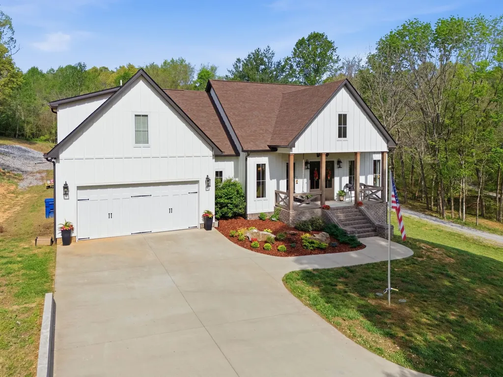 1602 Errel Dowlen Road Pleasant View TN 37146