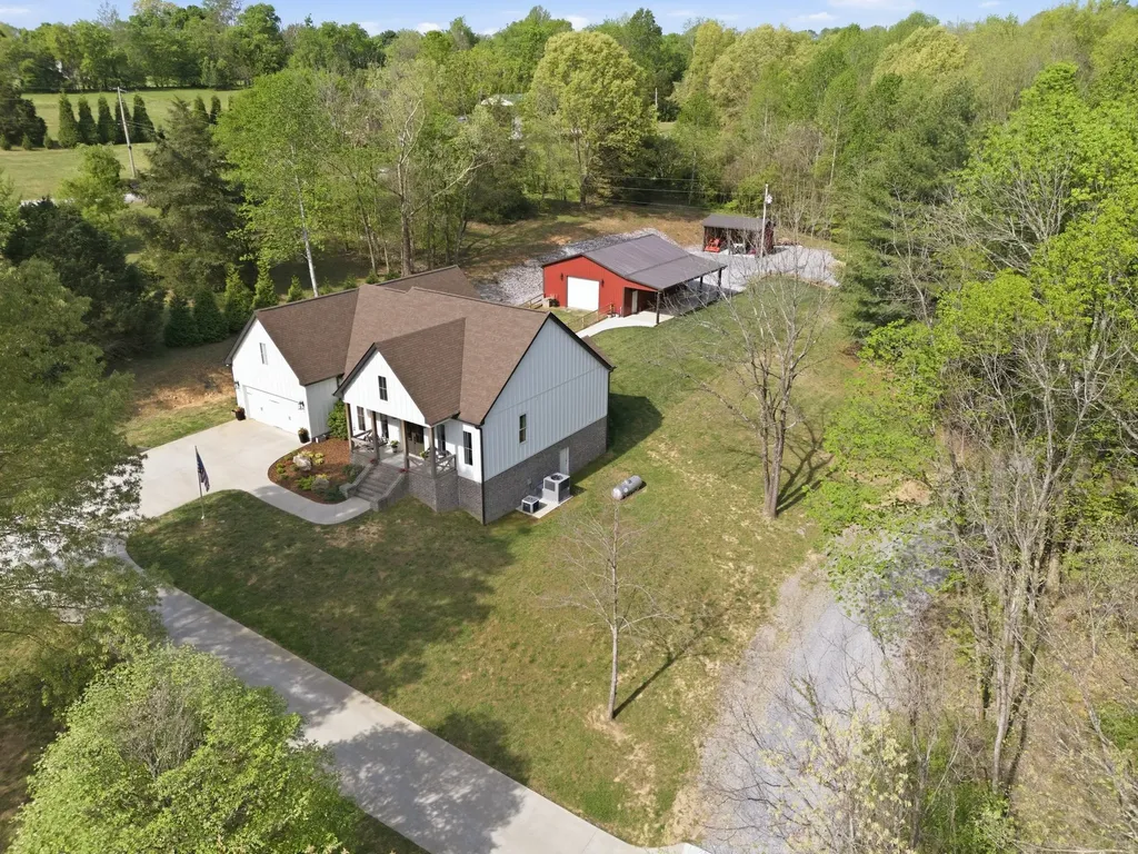 1602 Errel Dowlen Road Pleasant View TN 37146