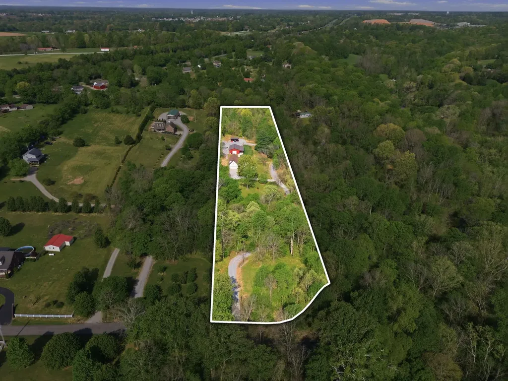 1602 Errel Dowlen Road Pleasant View TN 37146