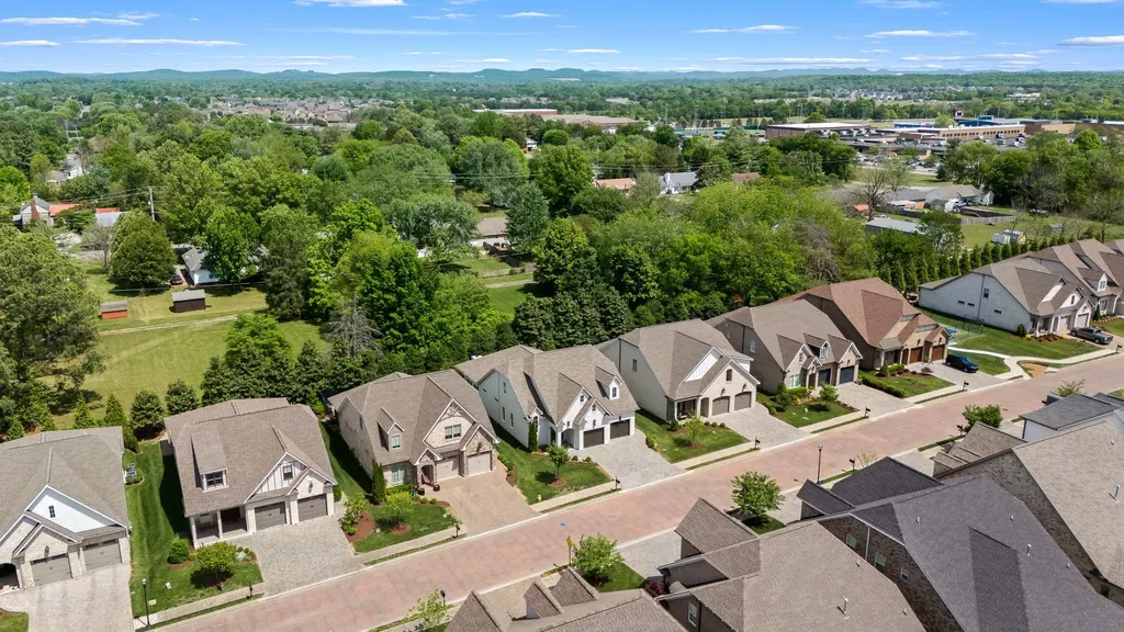 2119 White Poplar Court Murfreesboro TN 37130