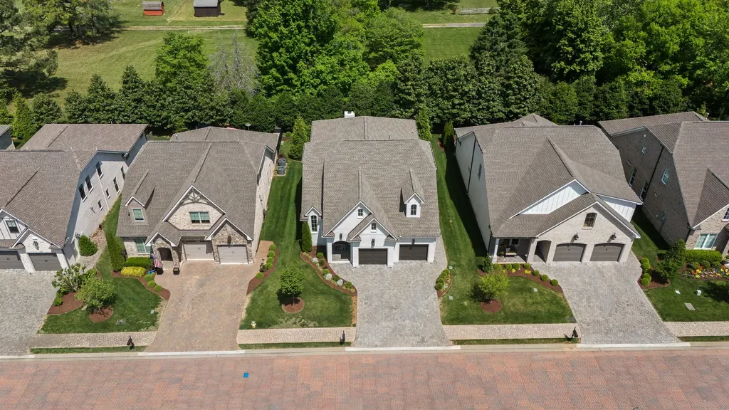2119 White Poplar Court Murfreesboro TN 37130
