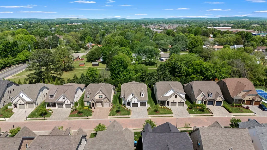 2119 White Poplar Court Murfreesboro TN 37130