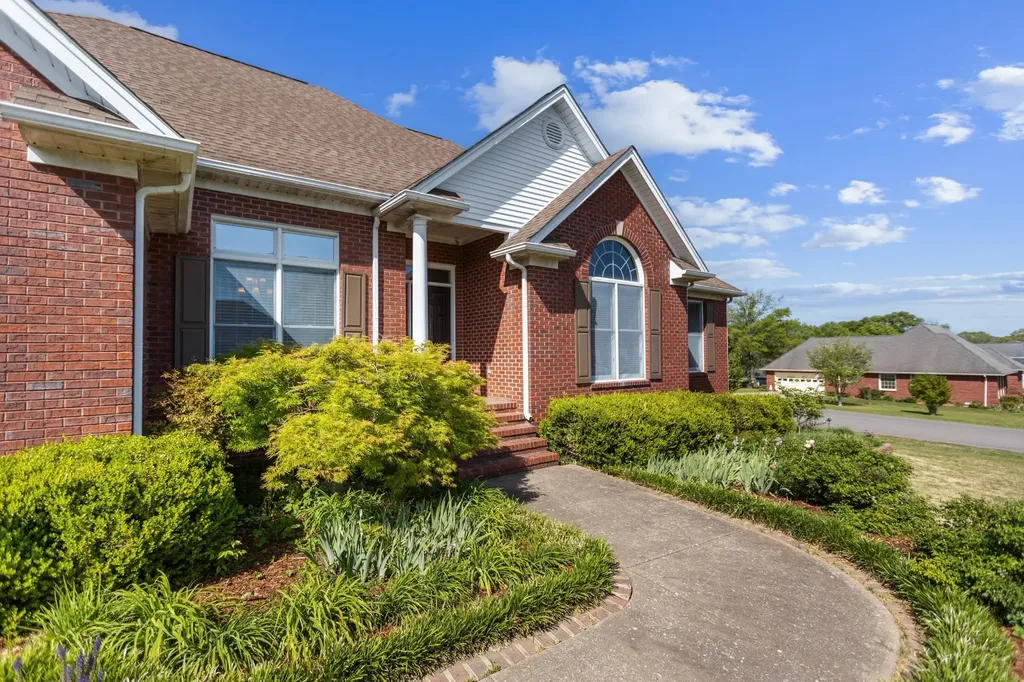 204 Wellsbrook Circle Fayetteville TN 37334