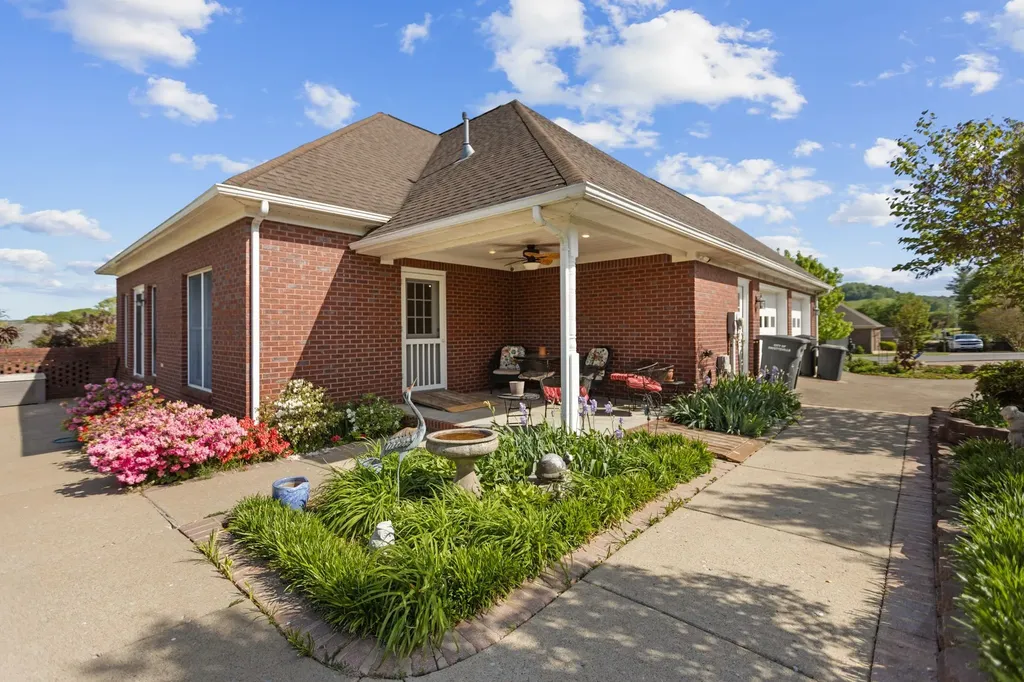 204 Wellsbrook Circle Fayetteville TN 37334